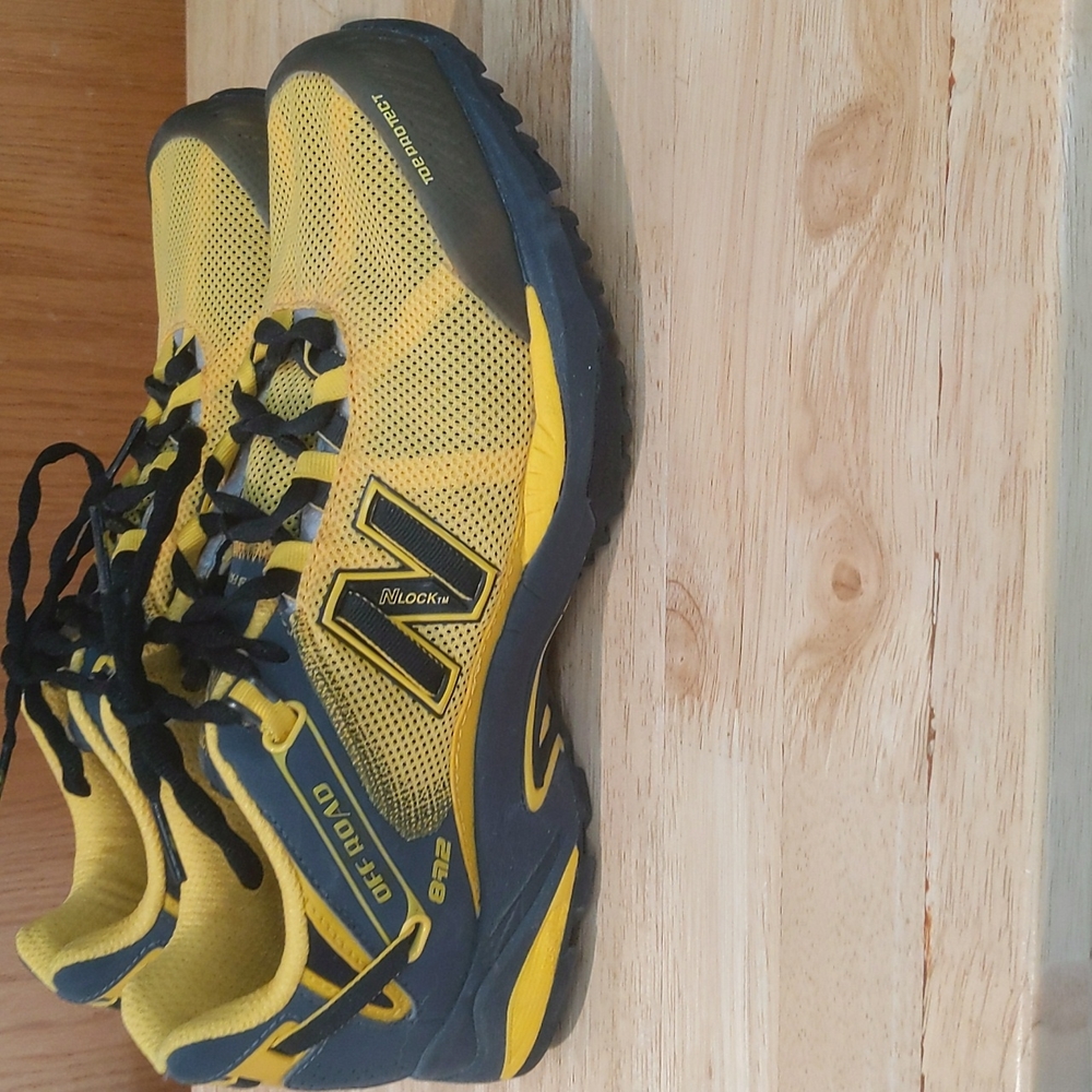 New Balance 872 Trail Running Shoes